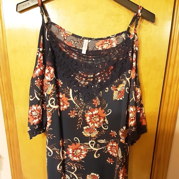 Xhilaration Dresses & Skirts - Dress Xhilaration Dresses & Skirts - Dress